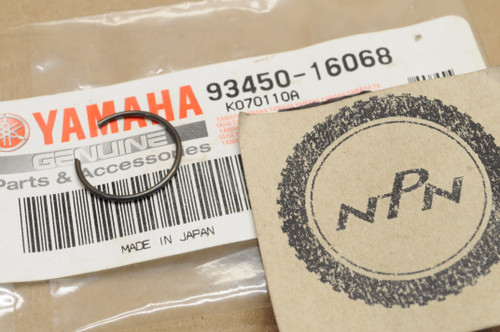 NOS Yamaha FJ600 FZ600 FZR400 R3 YX600 XC200 XC180 XC200 Circlip 93450-16068