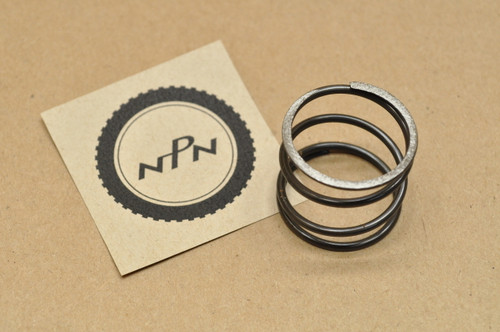 NOS Honda CB1000 CB1100 CB350 CB400 CB500 CB550 CB650 CB750 CB900 CBX Oil Filter Spring 15415-300-000