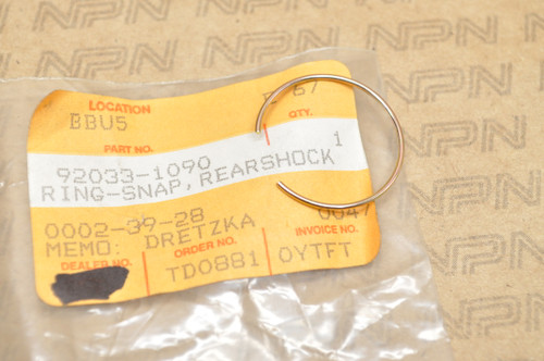 NOS Kawasaki KDX80 KEF300 KX250 KX500 KX80 KXT250 Snap Ring 92033-1090