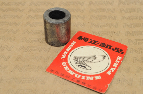 NOS Honda CA175 K3 CL125 SS125 Front Wheel Axle Collar 44311-230-020