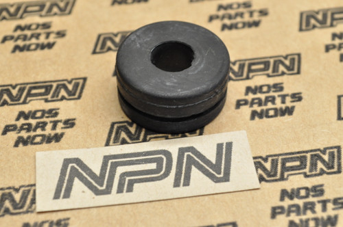NOS Honda CBR600 CR125 CR250 GL1200 VF1100 VT1100 VT750 Rubber 19051-KA4-000
