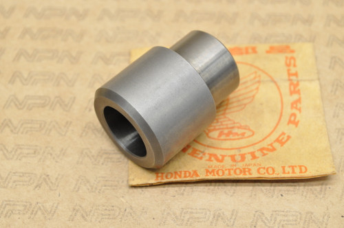 NOS Honda CB750 CB900 CBR1000 CBX VF1000 VF700 VF750 Axle Collar 42605-393-000