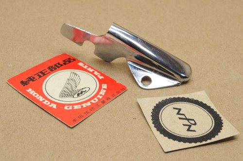 NOS Honda CA110 Rear Fender Mud Flap Right Stay Bracket 80122-011-000