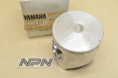 NOS Yamaha 1981 YZ125 .75 Oversize Piston 3N8-11637-10