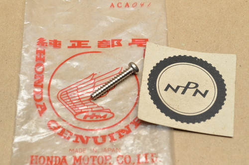 NOS Honda CB650 CB750 F CB900 F CBX GL1000 GL1100  GL500 Turn Signal Tapping Screw 33420-431-780