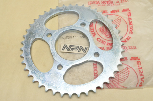 NOS Honda CB100 CL100 CL125 S Rear Final Drive Chain Sprocket 43T 41201-107-820