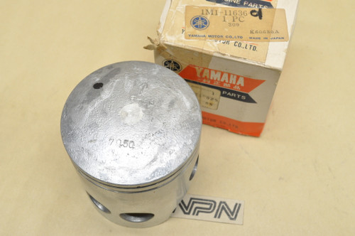 NOS Yamaha 1977-78 DT250 .50 Oversize Piston 70.50 mm 1M1-11636-01