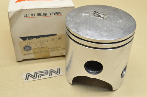 NOS Yamaha 1977-78 DT250 Standard Size Piston 1M1-11631-00-96
