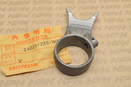 NOS Honda CB175 CB200 CL175 CL200 SL175 Left Gear Shift Fork 24221-235-000