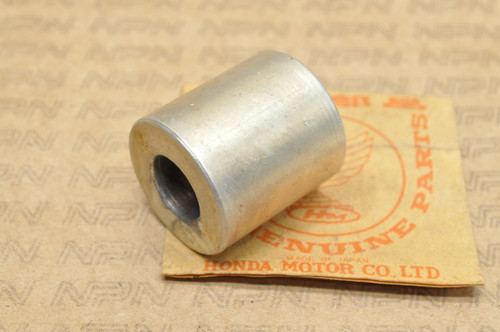 NOS Honda CA160 CA95 Rear Brake Panel Side Collar 42313-202-010