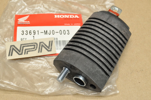 NOS Honda CB-1 CB400 VF1100 VF500 VFR700 VFR750 Turn Signal Stay 33691-MJ0-003