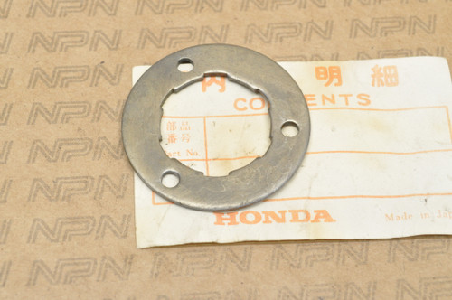 NOS Honda CB77 CYB Racing Drive Chain Sprocket Retaining Plate 23811-268-811