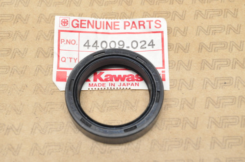 NOS Kawasaki KZ1000 Z1R KZ650 KZ750 KZ900 Front Fork Oil Seal 44009-024