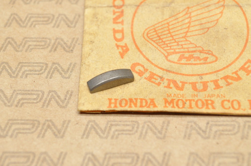 NOS Honda C70 C102 C110 CN250 TL125 Crank Shaft Woodruff Key 90741-003-000
