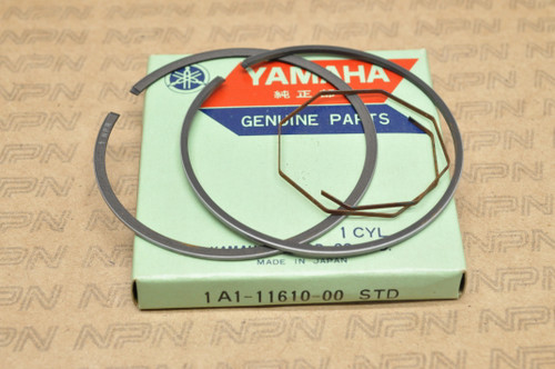 NOS Yamaha 1979 RD400 Standard Size Piston Ring Set for 1 Piston 1A1-11601-00