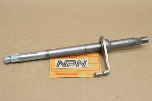 NOS Honda C100 CA100 C105 T CA105T Gear Shift Spindle Shaft 24610-001-080