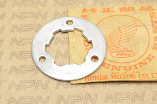 NOS Honda CB77 CYB Racing Front Chain Drive Sprocket Retainer Plate 23811-268-810