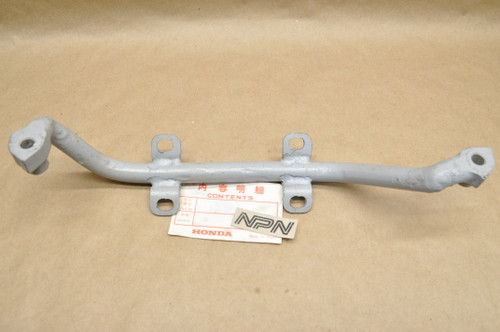 NOS Honda CT200 Foot Peg Step Rest Mount Bar Bracket in Primer 50600-033-000
