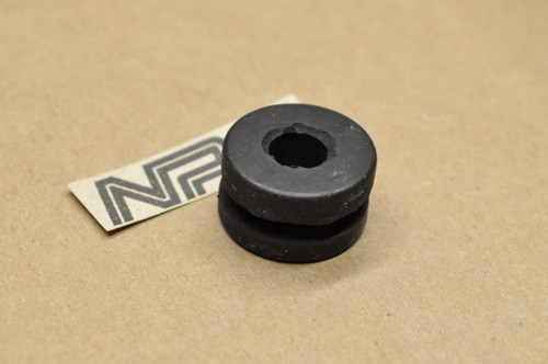 NOS Honda ATC125 ATC250 TRX250 XL500 XR500 Fender Setting Rubber 61103-357-000