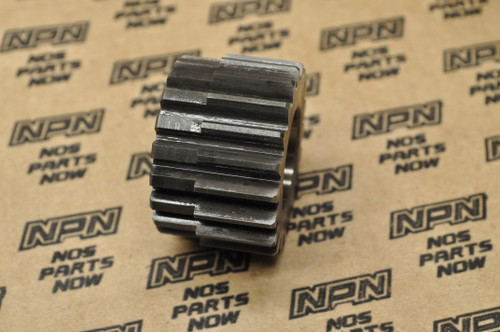 NOS Honda S65 Clutch Primary Drive Gear 23120-035-030