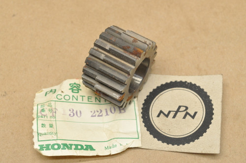 NOS Honda S65 Clutch Primary Drive Gear 23120-035-030