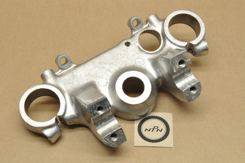 NOS Honda 1985-86 VF700 C Magna Fork Triple Tree Handlebar Top Bridge 53230-MK3-000