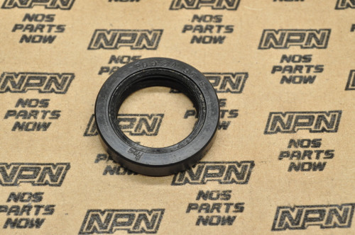 NOS Honda CA72 CA77 Front Wheel Hub Oil Seal 24x35x8 90752-250-000