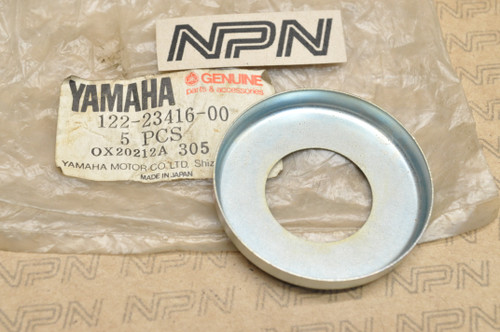 NOS Yamaha AT1 CT1 DT1 DT400 GT80 MX250 RT1 YZ80 Ball Race Cover 122-23416-00