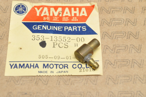 NOS Yamaha DT250 DT360 GT1 GT80 MX250 MX80 RD250 RD400 Nozzle 353-13552-00