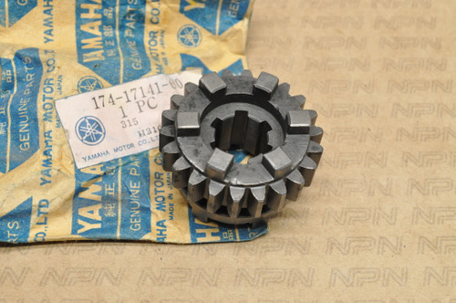 NOS Yamaha CS3 CS5 YCS1 Transmission Fourth 4th Pinion Gear 22T 174-17141-00