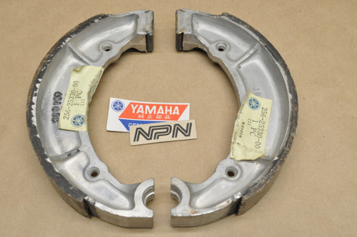 NOS Yamaha 1962-64 YD3 Front Wheel Brake Shoe Set 256-25330-00