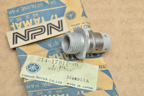 NOS Yamaha AT1 CT1 DT1 DT125 R5 RD400 RT1 TR3 TZ350 Tach Housing 214-17811-01