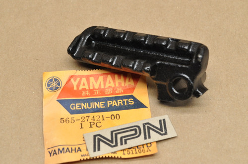 NOS Yamaha MX125 YZ100 YZ125 YZ175 Right Foot Rest Peg Step 565-27421-00