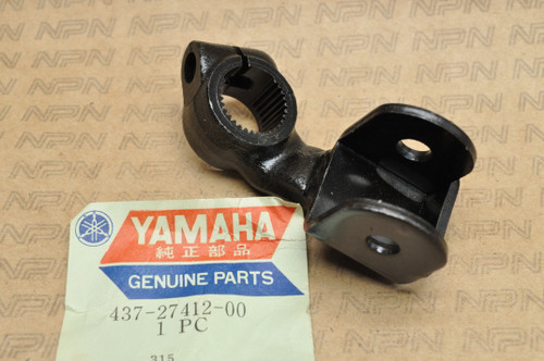 NOS Yamaha 1974-75 DT100 DT175 Foot Rest Step Peg Mount Bracket 437-27412-00