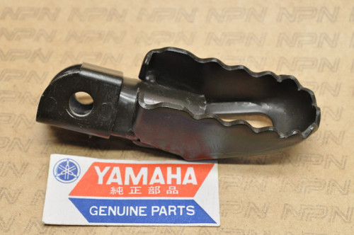 NOS Yamaha DT250 DT400 MX175 TT250 XT350 YZ80 Green Foot Step 1M1-27411-00