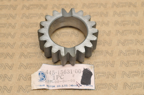 NOS Yamaha DT250 DT360 MX250 MX360 Clutch Kick Pinion Gear 18T 445-15631-00