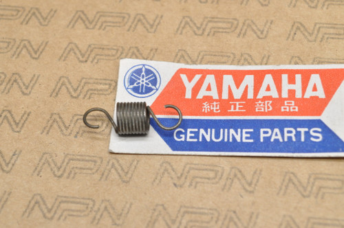 NOS Yamaha R3 TR2 TX650 TX750 XS1 XS2 XS650 YR1 Shift Spring 168-18123-00