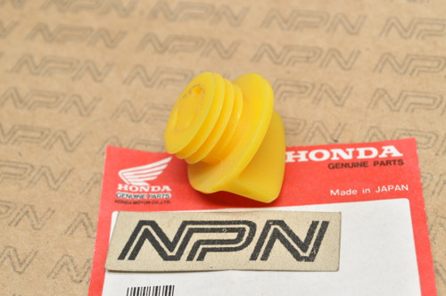 NOS Honda 1977-84 FL250 1985 FL350 R Odyssey Case Oil Cap 25610-708-000