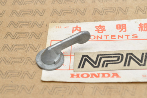 NOS Honda C110 CA110 XR75 K0-1976 Fuel Petcock Valve Lever Knob 16953-011-000
