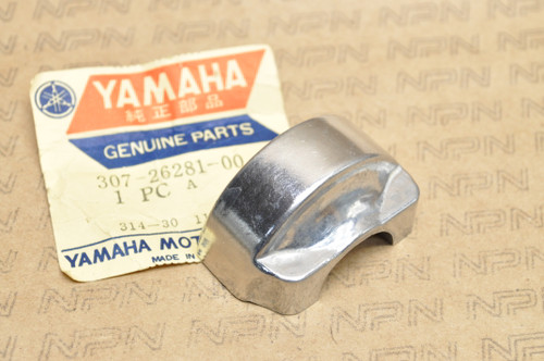NOS Yamaha 1972 LS2 Throttle Grip Case Upper Housing Cap 307-26281-00