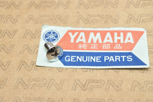 NOS Yamaha DT1 MG1 YA6 YCS1 YDS2 YG1 YG5 YL1 YM1 YR1 Rim Screw 150-84125-00