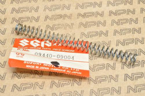 NOS Suzuki M15 K15 A100 DR100 GS750 MT50 RM250 SP250 TS75 Spring 09440-09004