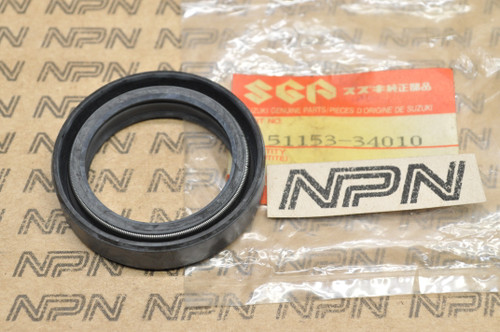 NOS Suzuki GT550 RL250 RM125 SP250 TM250 TM400 TS250 Oil Seal 51153-34010