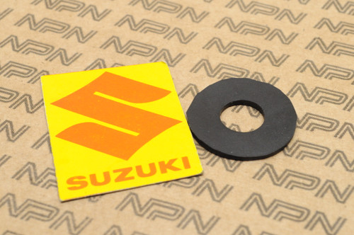 NOS Suzuki 1988-06 GSX600 Foot Peg Rest Rubber Mount Washer 09161-12006