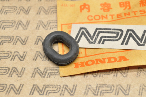 NOS Honda CB100 CB175 CB650 CL100 CT70 SL100 SL175 SL350 Grommet 83551-240-300