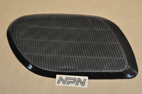 NOS Honda CB450 K0 Left Side Fuel Gas Tank Knee Grip Rubber Pad 17662-283-010