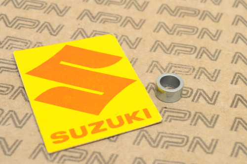 NOS Suzuki DR250 GS750 GSX-R1100 RM400 XN85 Rear Fender Spacer 09180-06073
