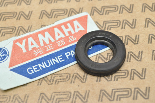 NOS Yamaha SR500 TT500 XT500 XV250 XV535 XZ550 Oil Seal 93101-14075