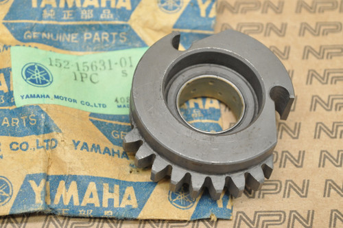 NOS Yamaha TD1 YDS2 YDS3 YM1 Clutch Kick Pinion Gear 8T 152-15631-01
