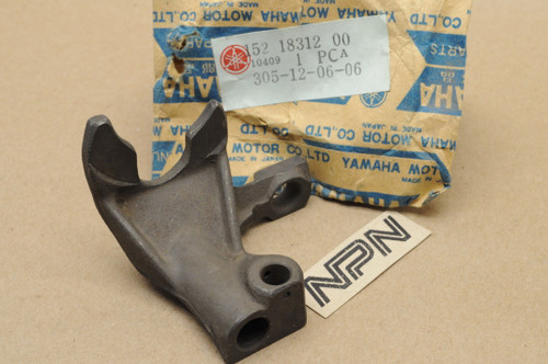 NOS Yamaha DS6 TD1 TD2 YDS2 YDS3 YM1 Gear Shift Fork #2 152-18312-00